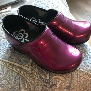 Sanita Pink Patent Leather Clogs